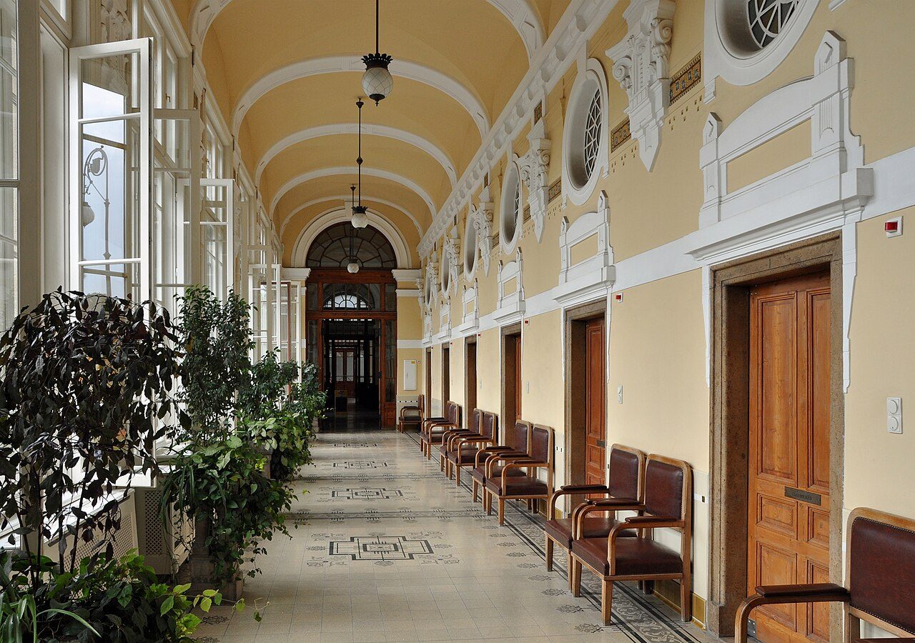 Budapest Practical Guide: Baths, Transit, and Staying Out of Tourist Traps