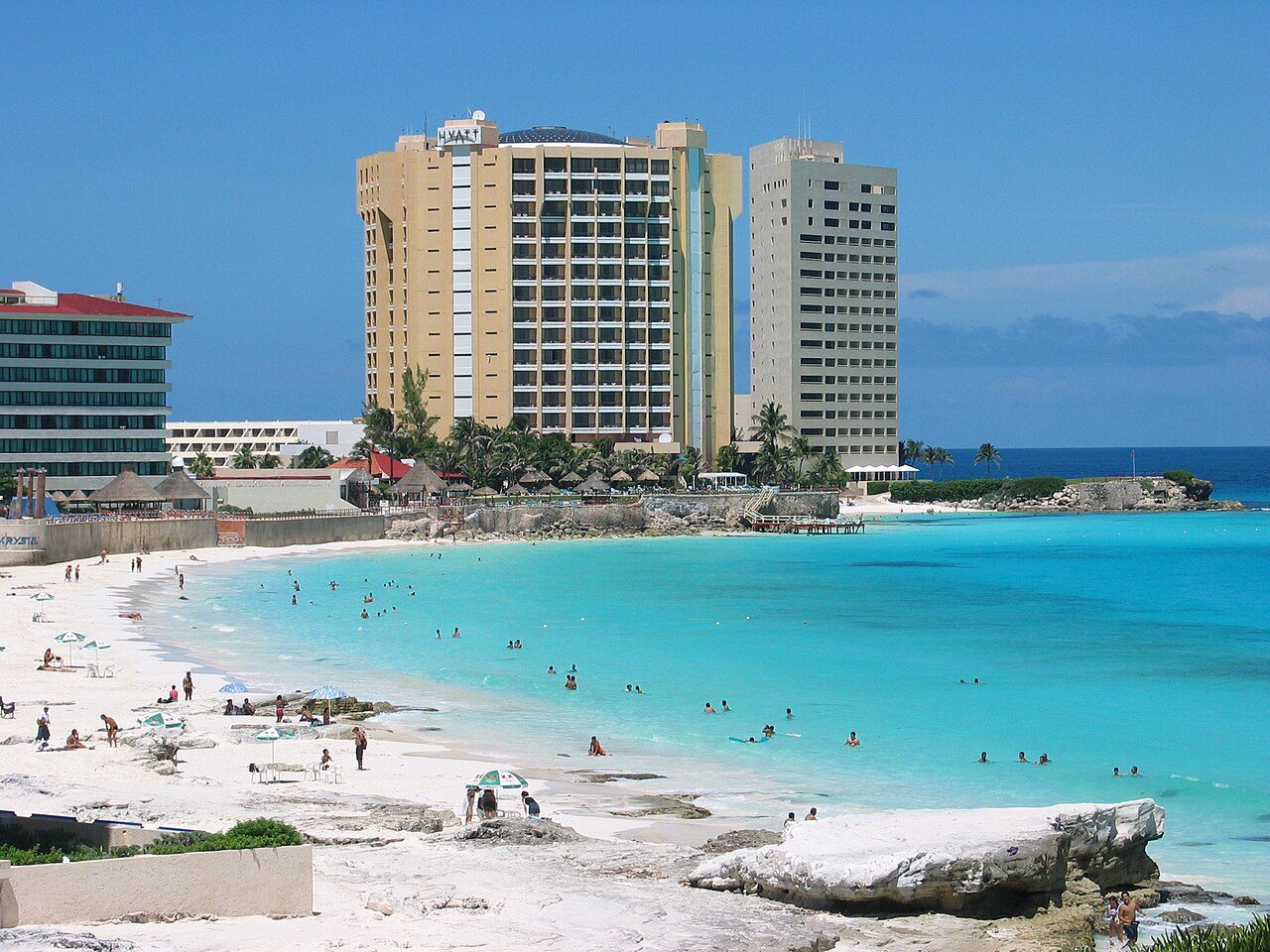 Cancun Travel Guide 2026: Where to Stay, When to Go and How to Avoid the Traps