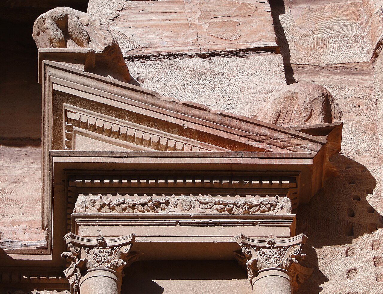 Petra Travel Guide: Tickets, Timing, and Getting Around