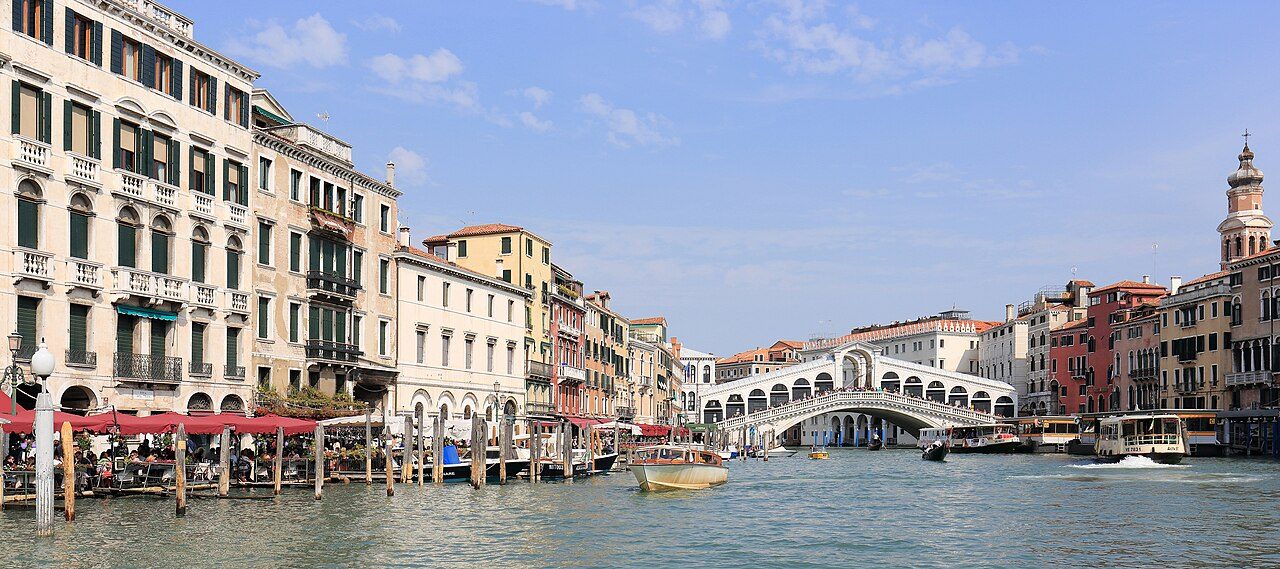 Venice Travel Guide: The Access Fee, the Bill and the Crowds in 2026