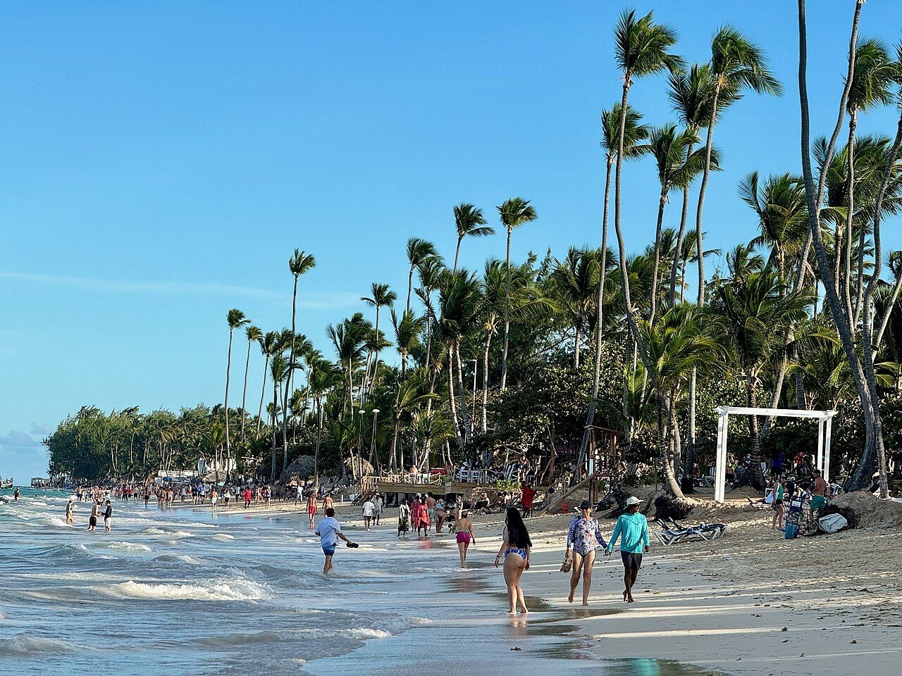 Punta Cana Travel Guide: Sargassum Season, Costs and Getting Out of the Resort in 2026